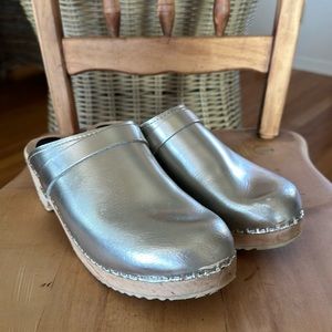 Lotta’s clogs from Stockholm size 41 silver metallic